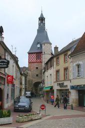 Le beffroi , tout près de notre point de rencontre et du château
